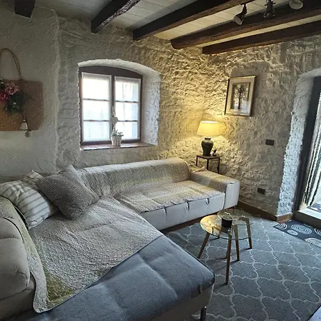Holiday home Aneta Authentic Istrian House With Pool & Garden - Pet Friendly
