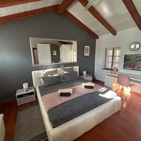 Casa vacanze Aneta Authentic Istrian House With Pool & Garden - Pet Friendly *